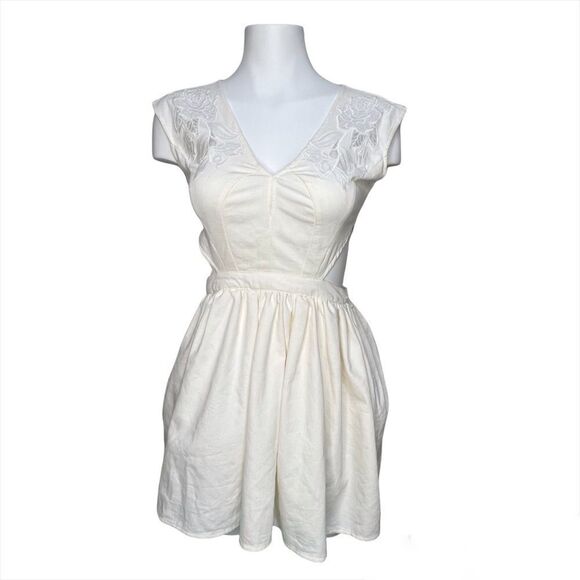 Mustard Seed Off White Cut Out Mini Dress Size Small - Picture 1 of 9